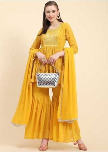 Haldi Function Outfit : हल्दी फंक्शन में दुल्हन की बहन के लिए बेस्ट है ये येलो शरारा सूट, देखें ये कलेक्शन