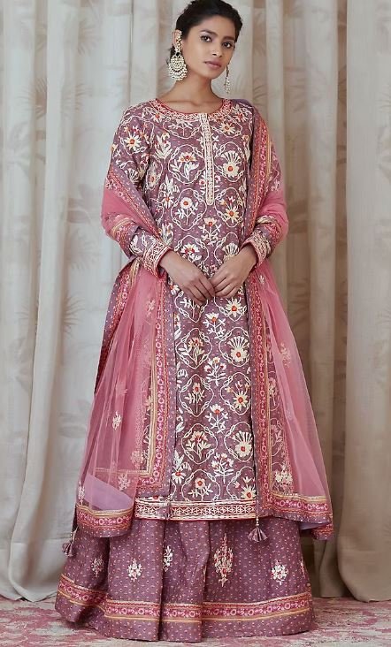 Punjabi Suit Designs : पंजाबी सलवार सूट आपके लुक को बेहद खूबसूरत बना देगा