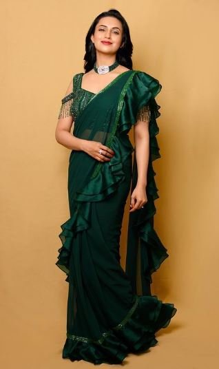 Divyanka Tripathi : दिव्यांका के इन लुक्स के दीवाने हैं फैंस, देखें उनका शानदार साड़ी कलेक्शन