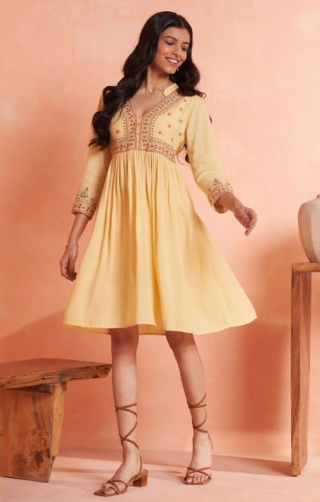 Women Short Dress : खूबसूरत डिजाइन वाली यह शॉर्ट ड्रेस आपको देगी क्लासी लुक 