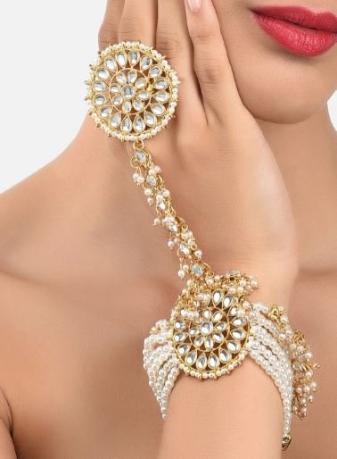 Ring Bracelet Design : सगाई या शादी से फंक्शन में पहनने के लिए बेस्ट है ये रिंग ब्रेसलेट, देखें डिजाइन