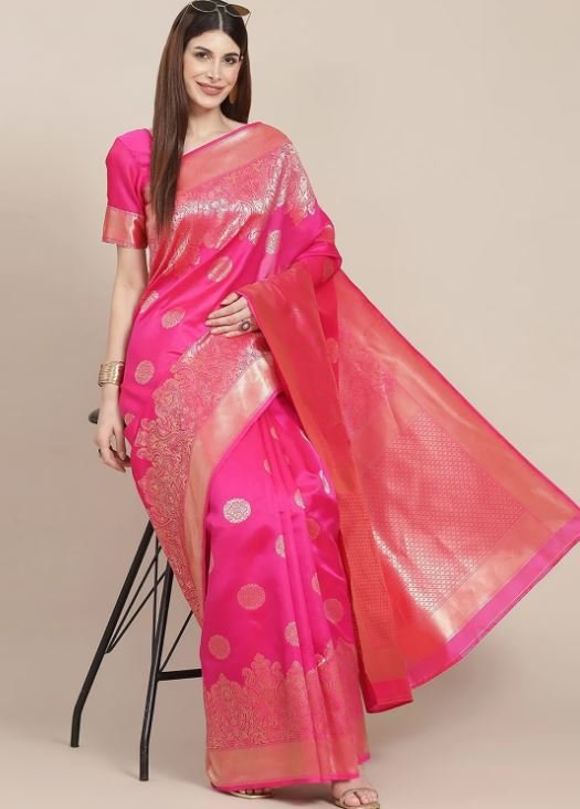 गुलाब सा खिला - खिला लुक पाने के लिए पहनें ये खूबसूरत Pink Banarasi Silk Saree