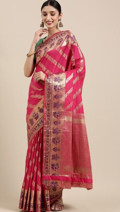 गुलाब सा खिला - खिला लुक पाने के लिए पहनें ये खूबसूरत Pink Banarasi Silk Saree