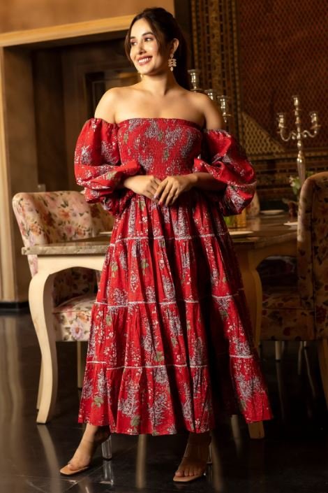 Women Western Dress : अपने वार्डरोब में शामिल करें ये खूबसूरत वेस्टर्न ड्रेस, देखें डिजाइन