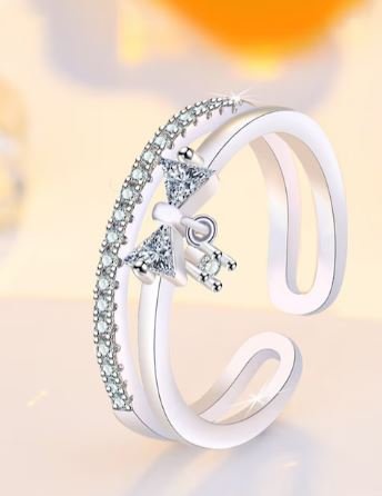 Silver-Plated Ring : ट्रैक्टिव लुक पाने के लिए ट्राई करें ये खूबसूरत डिजाइन वाली रिंग