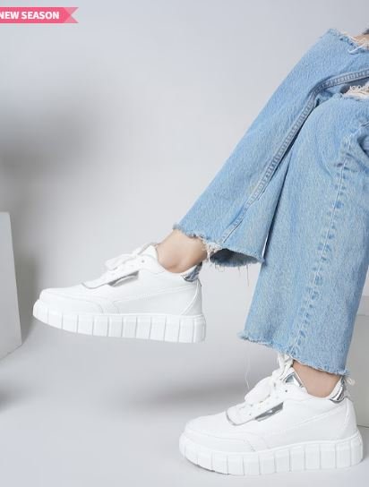 Women Sneakers Collection : गर्मियों में कूल और क्लासी लुक के लिए ट्राई करें ये स्टाइलिश स्नीकर्स, देखें डिजाइन