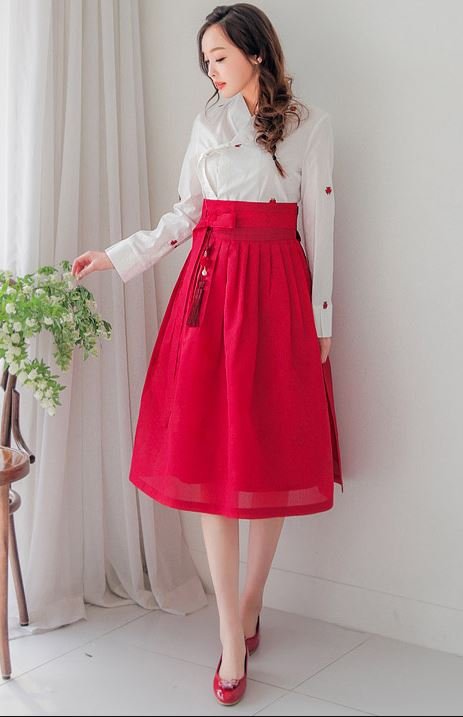Korean Dress : एलिगेंट और इंप्रेसिव लुक के लिए ट्राई करें स्टनिंग कोरियन ड्रेस