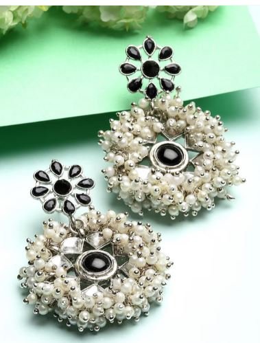 Pearl Earrings Design : मोती डिजाइन वाले ये खूबसूरत ईयररिंग्स आपको देंगे आकर्षक लुक, देखें डिजाइन