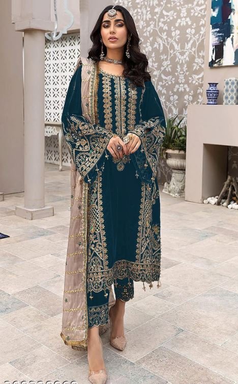 Pakistani Suit : इस वेडिंग सीजन ट्राई करें कुछ अनोखा और खास, देखें पाकिस्तानी सूट के आकर्षक डिजाइन